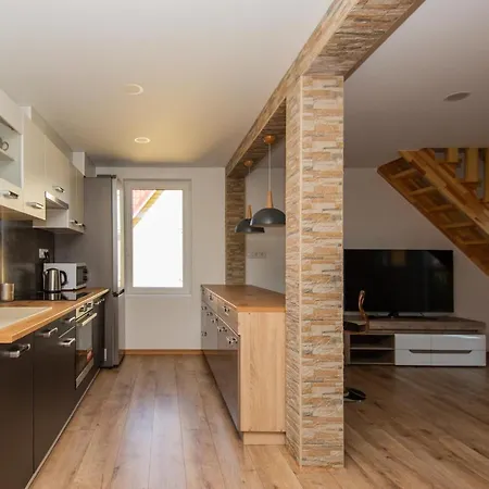 Apartamentai Pas Kaju Senamiestyje Salia Botanikos Parko Apartamento