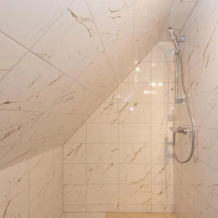 Apartamentai Pas Kaju Senamiestyje Salia Botanikos Parko Apartamento